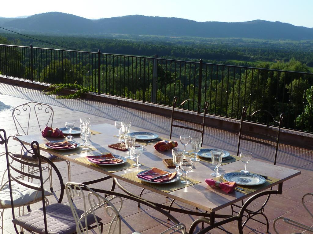Bed&breakfast La Maison De Nathalie Les Mayons Extérieur photo