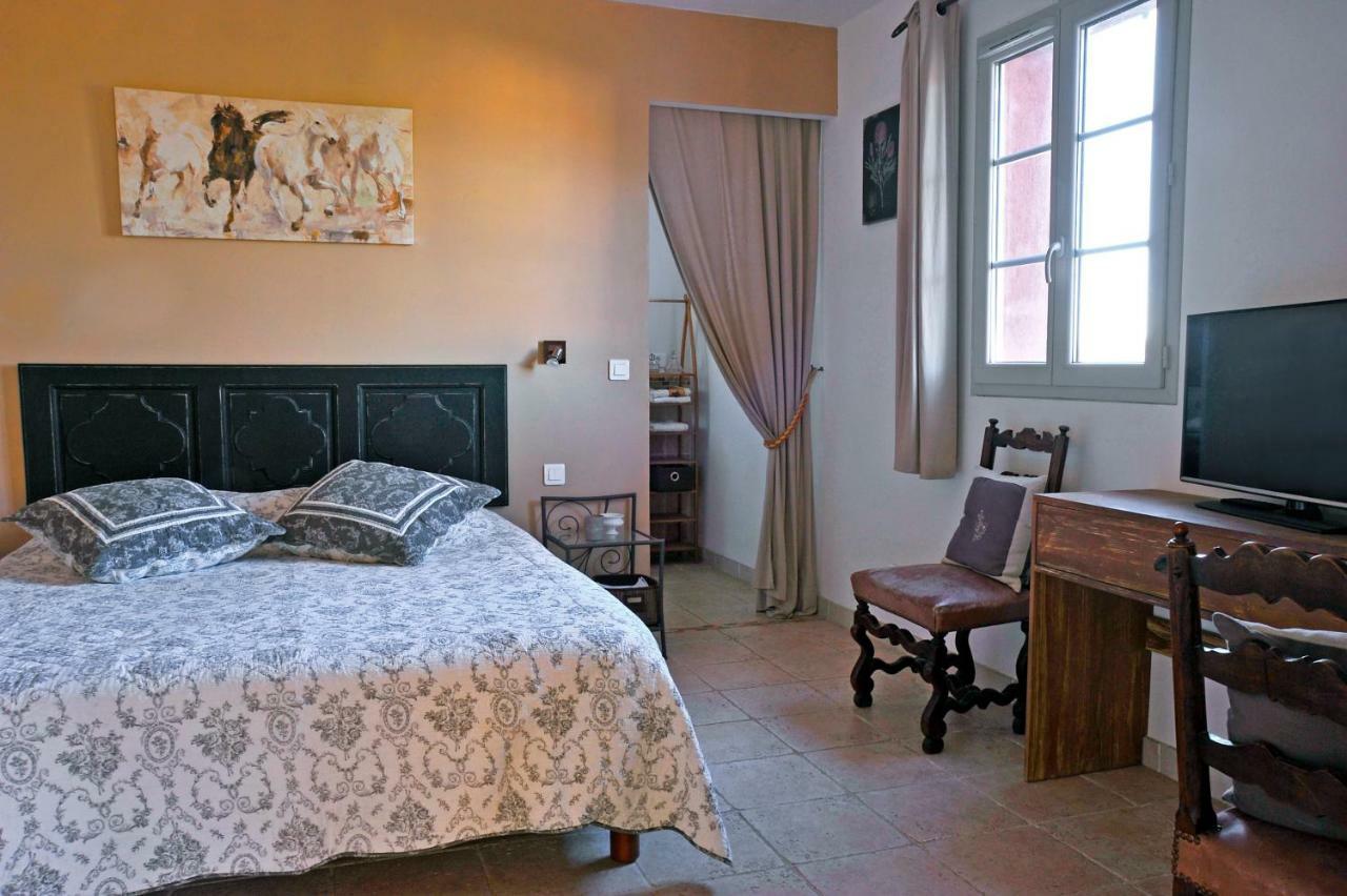 Bed&breakfast La Maison De Nathalie Les Mayons Extérieur photo
